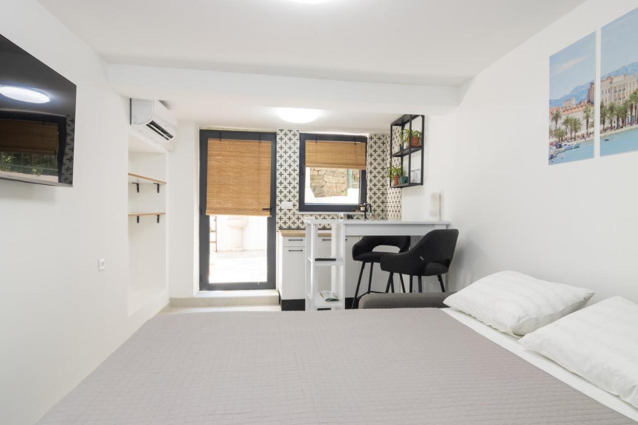 Studio Tina In Centar With Parking Split Exterior photo
